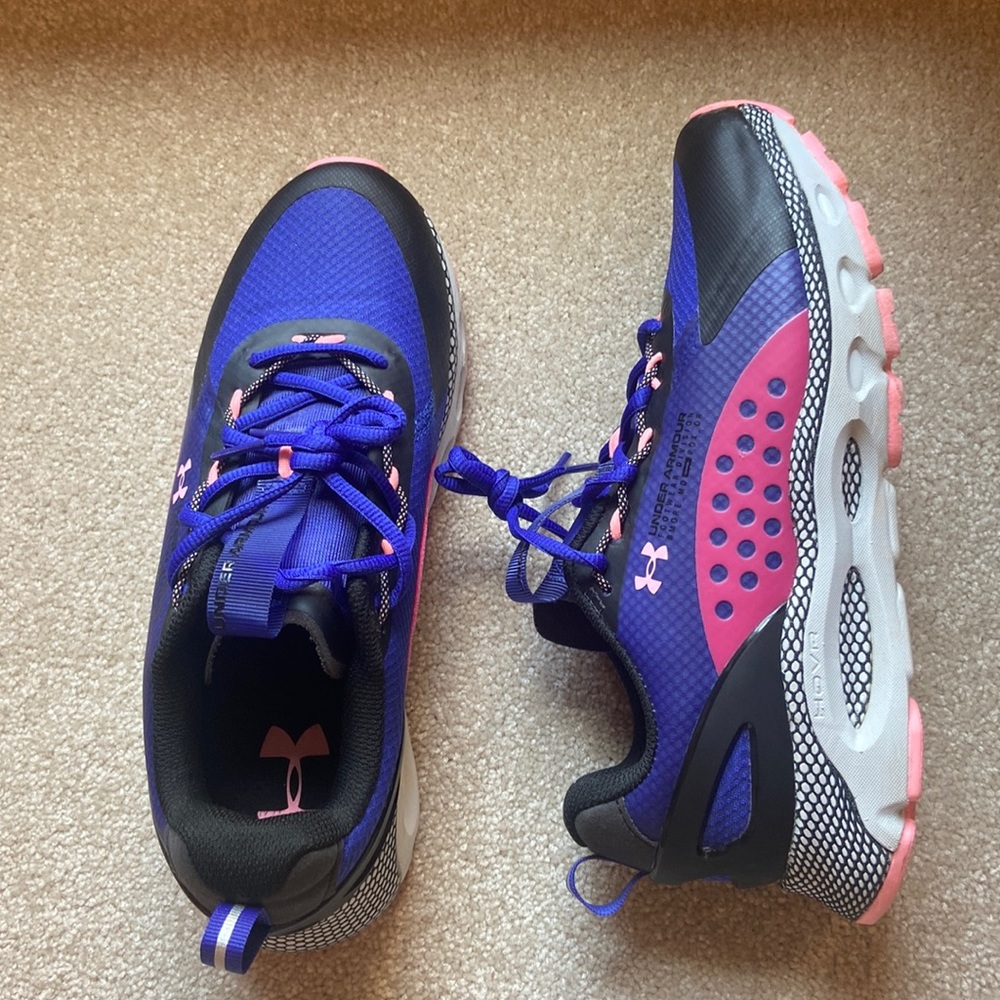 Under Armour HOVR Infinite Summit 2 mens size 8/womens size 9.5